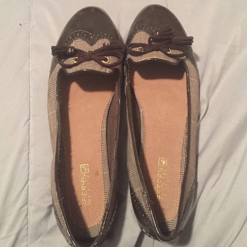 Brown Sperry loafers